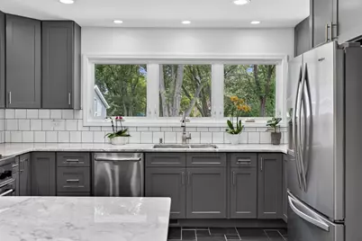 15776 W Woodbine Circle, Vernon Hills, IL 60061 - Photo 11