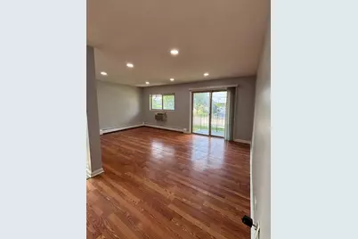 659 E Fullerton Avenue #210, Glendale Heights, IL 60139 - Photo 1