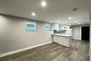 2617 W Rascher Ave, Chicago, IL 60625 - Photo 9