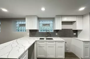 2617 W Rascher Ave, Chicago, IL 60625 - Photo 3
