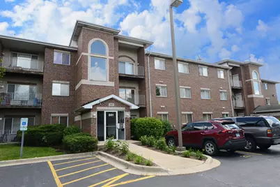 881 N Swift Road #105, Addison, IL 60101 - Photo 1