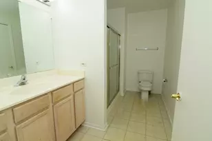 881 N Swift Rd, Addison, IL 60101 - Photo 7