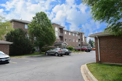 881 N Swift Road #105, Addison, IL 60101 - Photo 3