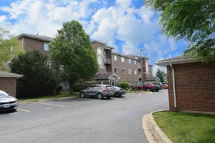 881 N Swift Rd, Addison, IL 60101 - Photo 3
