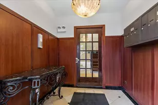 1148 W Roscoe St, Chicago, IL 60657 - Photo 3