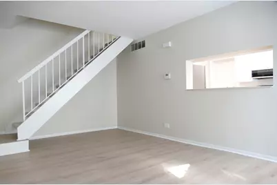 328 Farmingdale Circle, Vernon Hills, IL 60061 - Photo 5