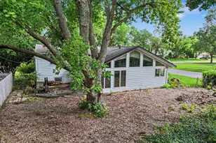 1120 E Prairie Ave, Wheaton, IL 60187 - Photo 3