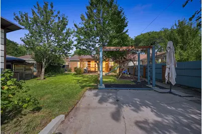 8120 Keystone Avenue, Skokie, IL 60076 - Photo 11