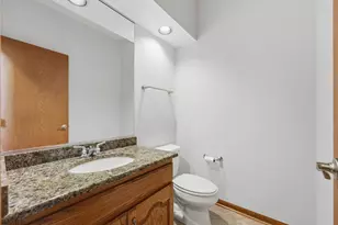 801 Fieldale Ln, Grayslake, IL 60030 - Photo 15