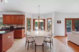 801 Fieldale Ln, Grayslake, IL 60030 - Photo 9