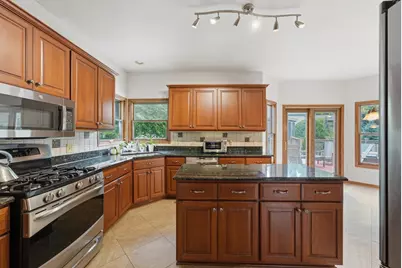 801 Fieldale Lane, Grayslake, IL 60030 - Photo 5