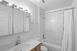 6957 S East End Ave, Chicago, IL 60649 - Photo 9