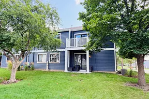 964 Brunswick Cir, Schaumburg, IL 60193 - Photo 3