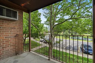 708 N Briar Hill Ln, Addison, IL 60101 - Photo 13