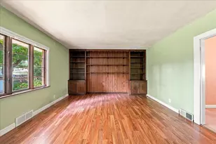 1500 Mayfield Ave, Joliet, IL 60435 - Photo 11