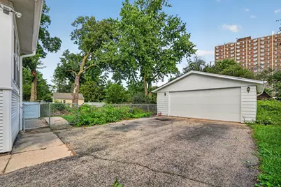 742 S 4th Street, Dekalb, IL 60115 - Photo 7