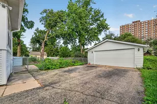 742 S 4th St, Dekalb, IL 60115 - Photo 7