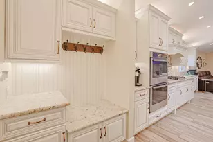 2920 Farmington Dr, Lindenhurst, IL 60046 - Photo 17