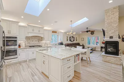 2920 Farmington Drive, Lindenhurst, IL 60046 - Photo 11