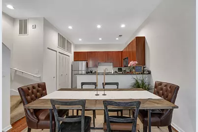 631 W Oak Street, Chicago, IL 60610 - Photo 9