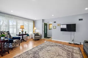 7057 W Madison St, Niles, IL 60714 - Photo 5