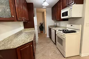5011 Valley Ln, Streamwood, IL 60107 - Photo 5