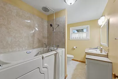 1123 N Sangamon Avenue, Gibson City, IL 60936 - Photo 29