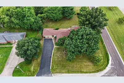 1123 N Sangamon Avenue, Gibson City, IL 60936 - Photo 5