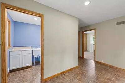 1123 N Sangamon Avenue, Gibson City, IL 60936 - Photo 25