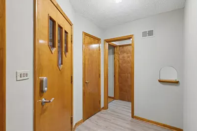 1123 N Sangamon Avenue, Gibson City, IL 60936 - Photo 9