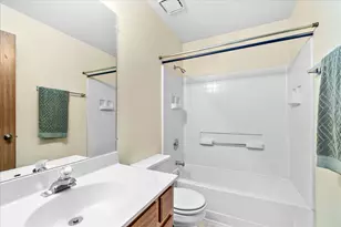 141 Hamlet Cir, Montgomery, IL 60538 - Photo 15