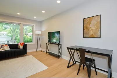 4555 Cleveland Street, Skokie, IL 60076 - Photo 23