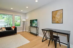 4555 Cleveland St, Skokie, IL 60076 - Photo 23