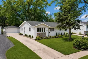 8766 S 83rd Ct Ave, Hickory Hills, IL 60457 - Photo 5