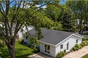 8766 S 83rd Ct Ave, Hickory Hills, IL 60457 - Photo 3