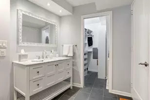 300 N State St, Chicago, IL 60654 - Photo 9