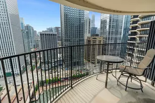 300 N State St, Chicago, IL 60654 - Photo 13