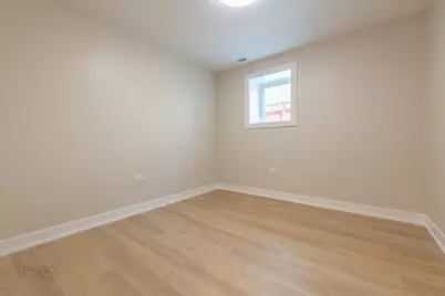 4945 W Berenice Avenue, Chicago, IL 60641 - Photo 25