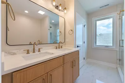 4945 W Berenice Avenue, Chicago, IL 60641 - Photo 17