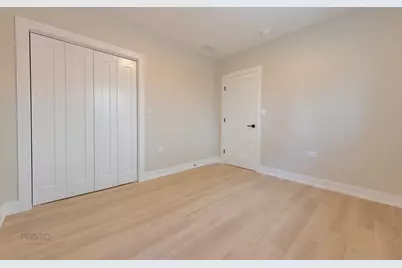 4945 W Berenice Avenue, Chicago, IL 60641 - Photo 29