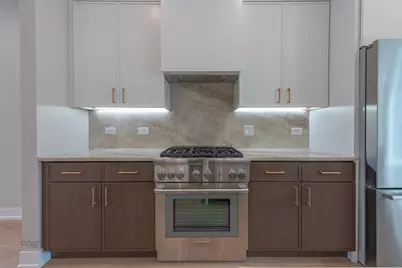 4945 W Berenice Avenue, Chicago, IL 60641 - Photo 9