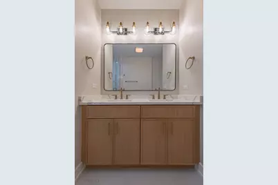 4945 W Berenice Avenue, Chicago, IL 60641 - Photo 39