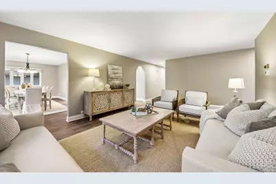 281 Governors Lane #281, Elgin, IL 60123 - Photo 5