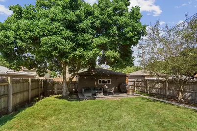 10250 S Turner Avenue, Evergreen Park, IL 60805 - Photo 3