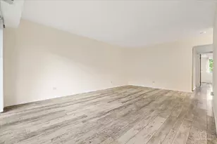 909 Buccaneer Dr, Schaumburg, IL 60173 - Photo 5