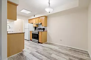 909 Buccaneer Dr, Schaumburg, IL 60173 - Photo 7