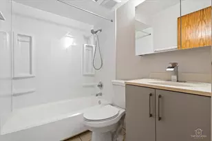 909 Buccaneer Dr, Schaumburg, IL 60173 - Photo 19
