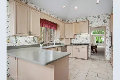 68 Godair Drive, Hinsdale, IL 60521 - Photo 9