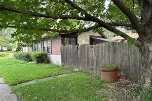 404 E 9th St, Lockport, IL 60441 - Photo 7