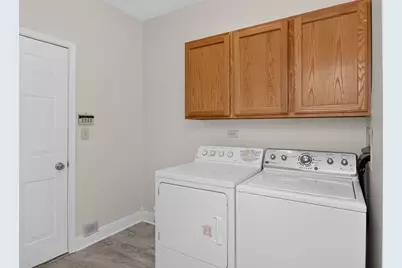 207 Tanglewood Drive, Glen Ellyn, IL 60137 - Photo 9